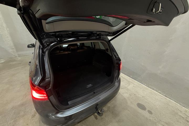 Grå BMW 218i fra 2016