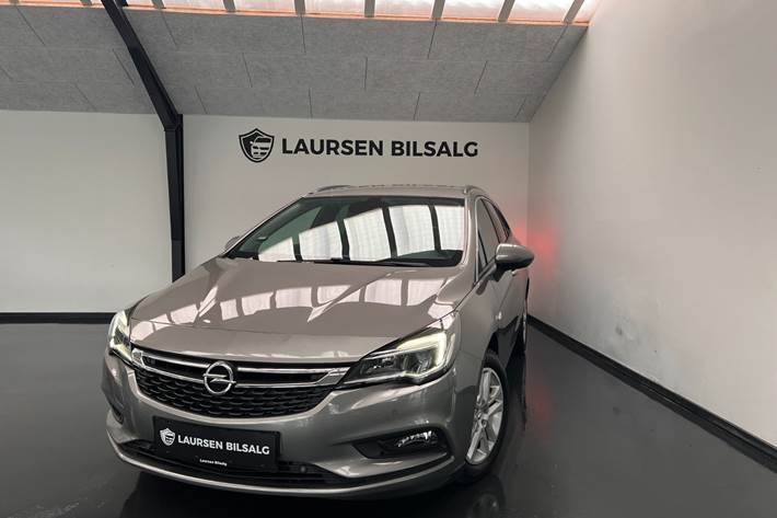 Grå Opel Astra fra 2017
