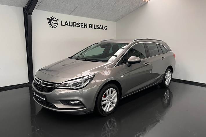 Grå Opel Astra fra 2017