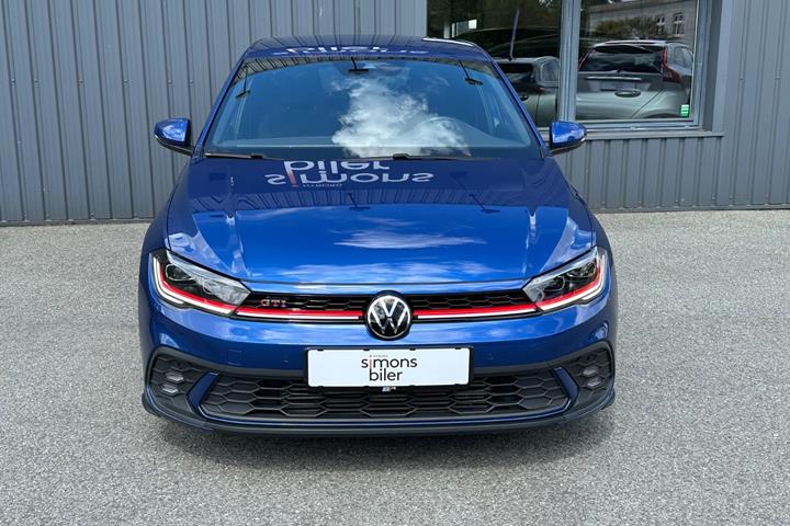 Blå VW Polo fra 2022