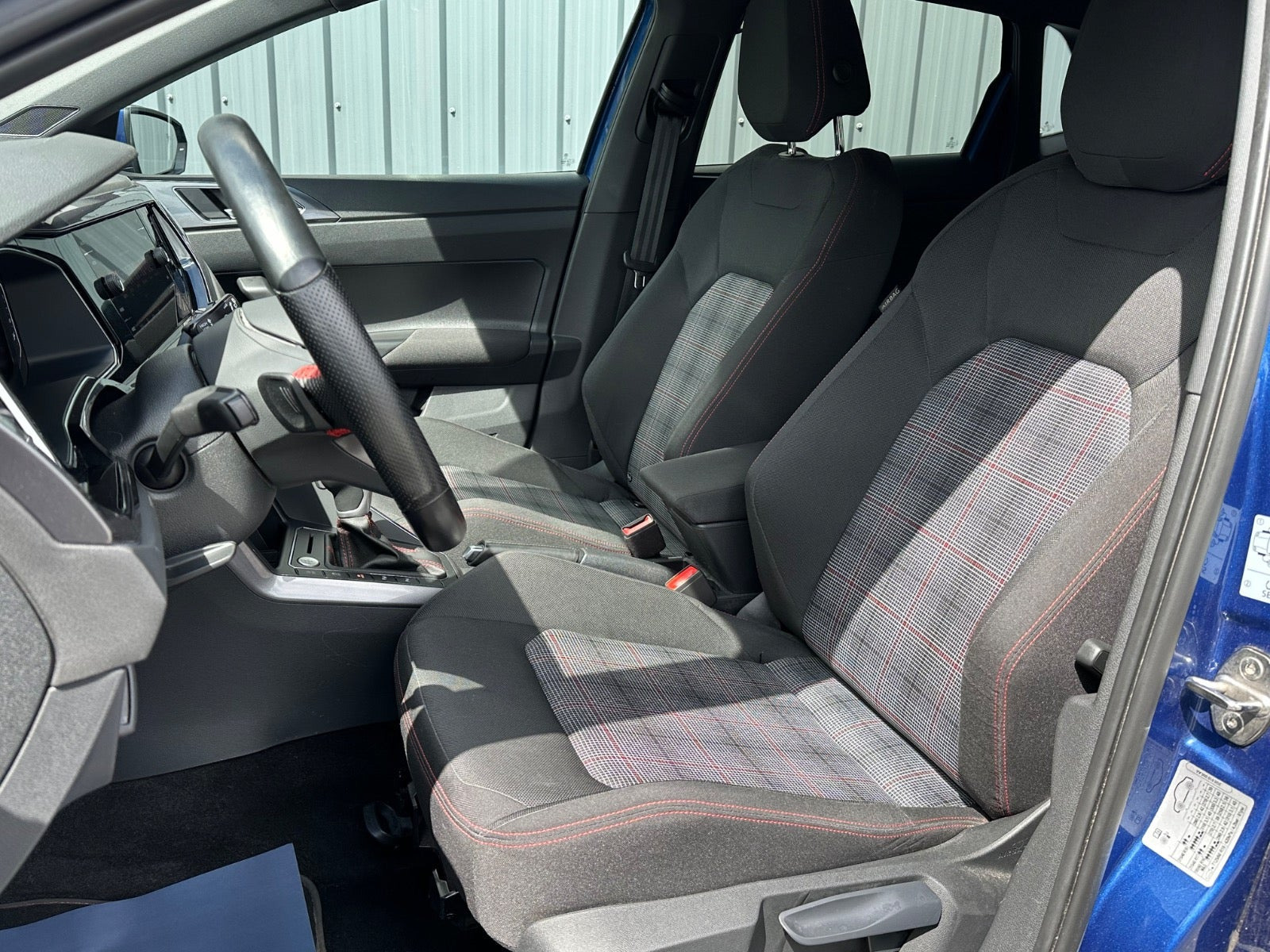 Blå VW Polo fra 2022