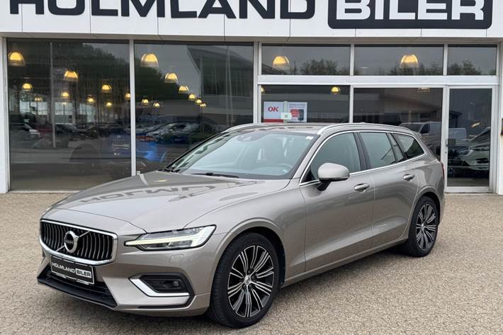 Beige Volvo V60 fra 2019