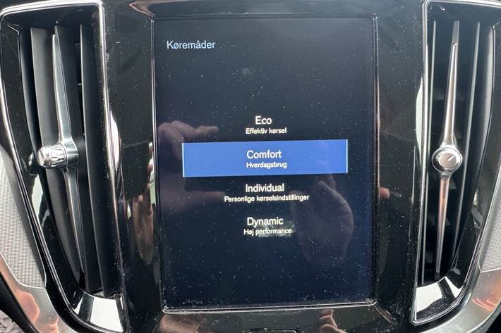 Beige Volvo V60 fra 2019