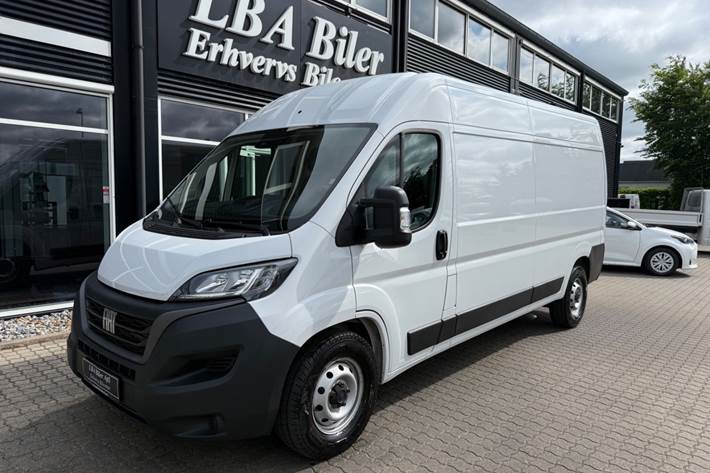Hvid Fiat Ducato 35 fra 2023