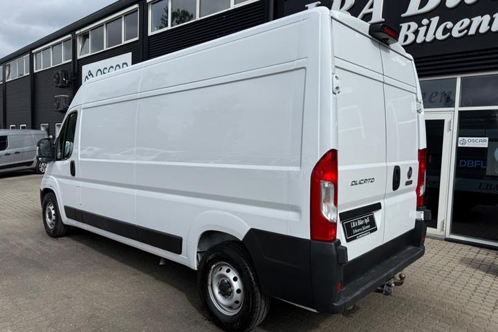 Hvid Fiat Ducato 35 fra 2023