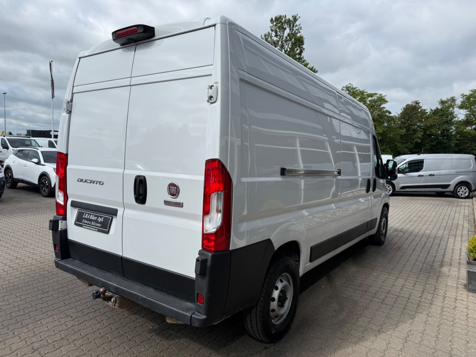Hvid Fiat Ducato 35 fra 2023