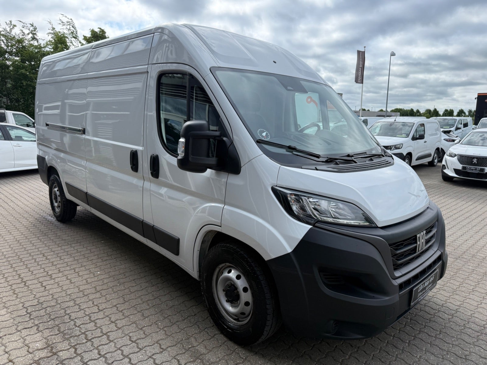Hvid Fiat Ducato 35 fra 2023