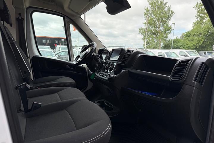 Hvid Fiat Ducato 35 fra 2023