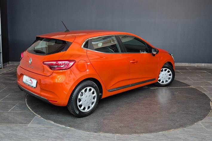 Orange Renault Clio V fra 2020
