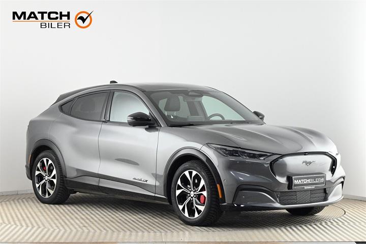 Grå Ford Mustang Mach-E fra 2024 set udefra