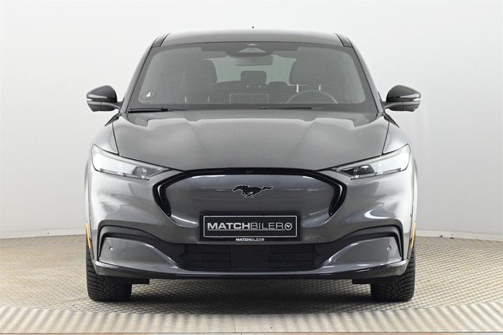 Grå Ford Mustang Mach-E fra 2024