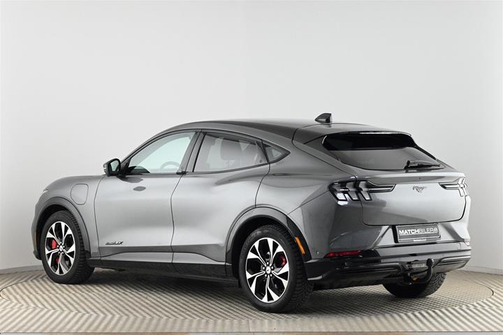 Grå Ford Mustang Mach-E fra 2024