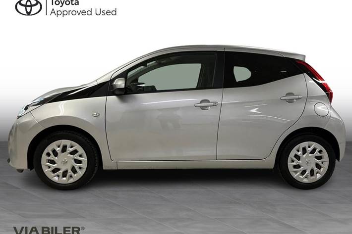 Sølv Toyota Aygo fra 2020