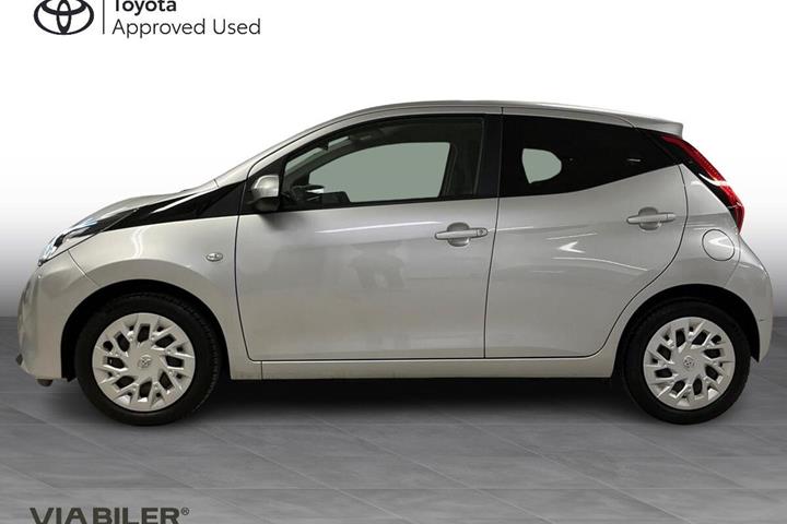 Sølv Toyota Aygo fra 2020