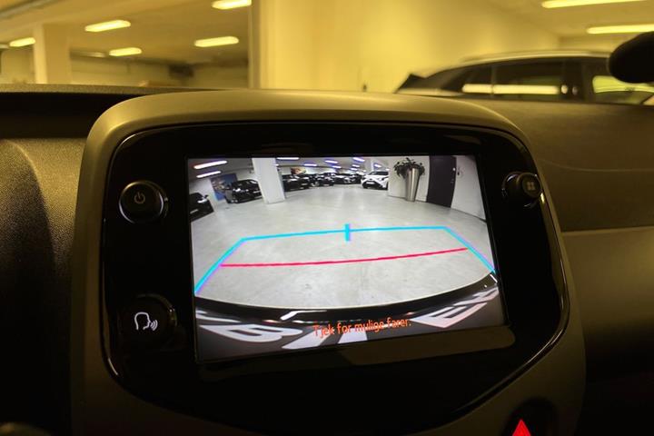 Sølv Toyota Aygo fra 2020