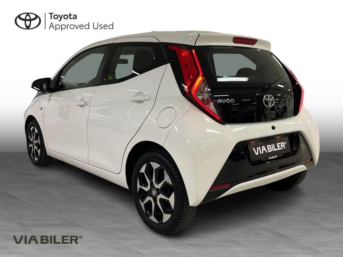 Hvid Toyota Aygo fra 2019