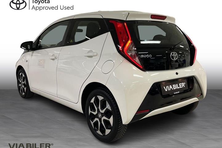 Hvid Toyota Aygo fra 2019