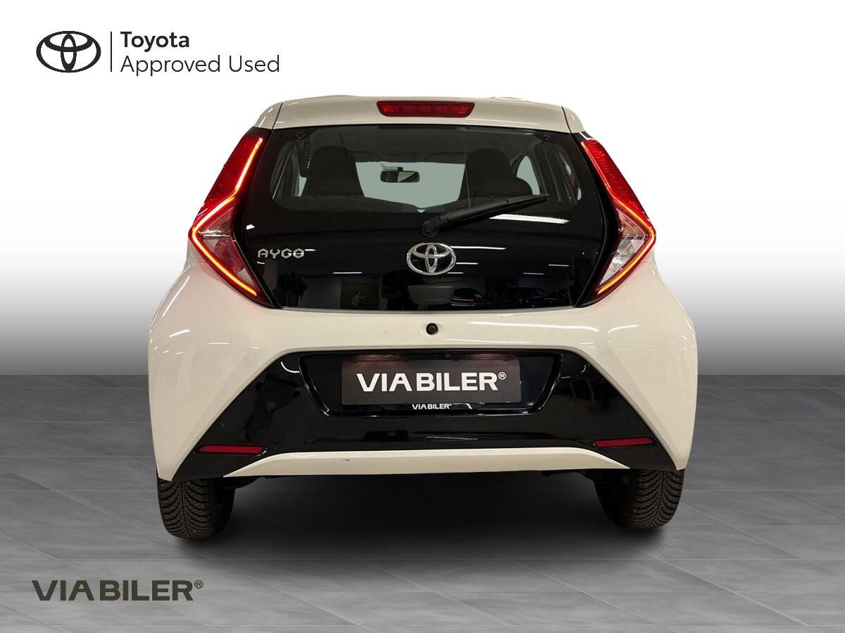 Hvid Toyota Aygo fra 2019