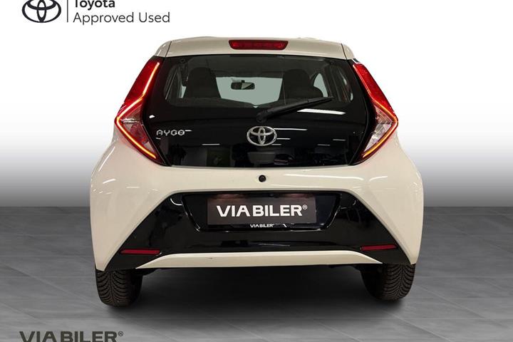 Hvid Toyota Aygo fra 2019