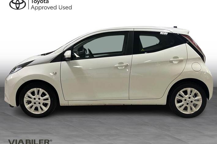 Hvid Toyota Aygo fra 2016