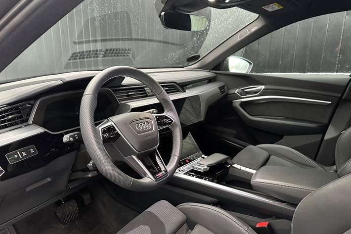 undefined Audi e-tron fra 2023