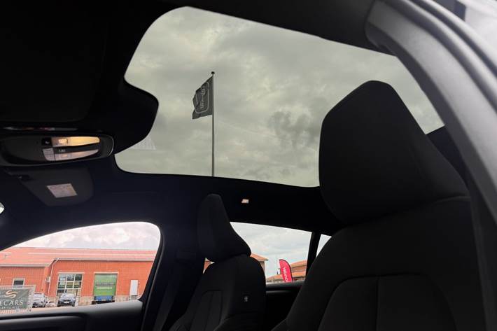 Sort Volvo C40 fra 2023