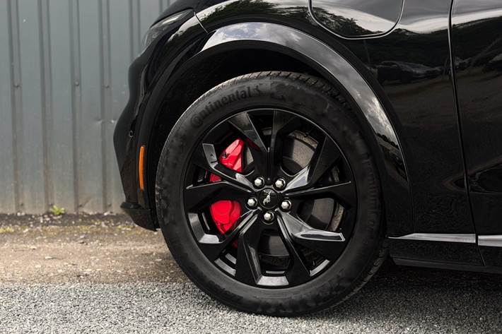 Sort Ford Mustang Mach-E fra 2023