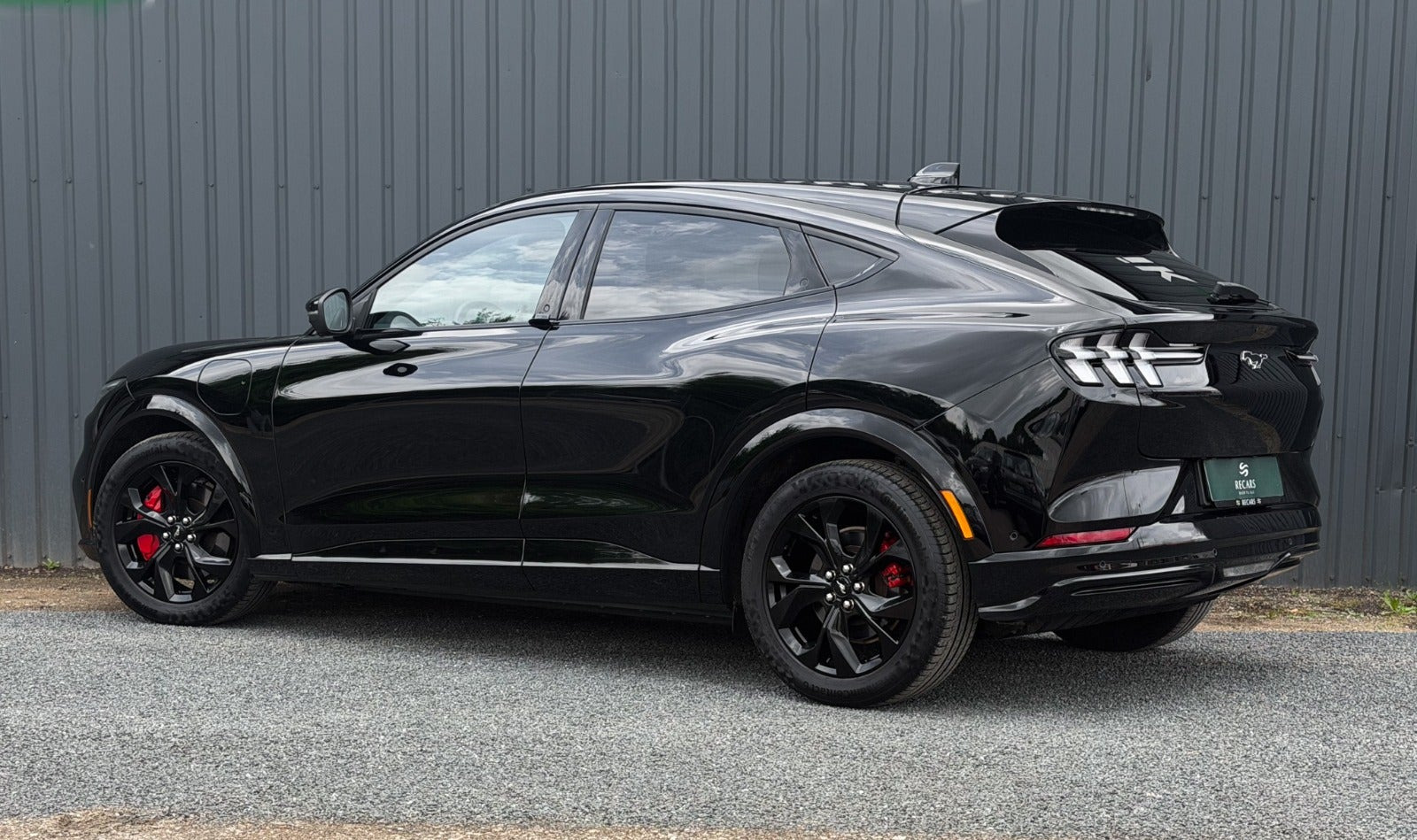 Sort Ford Mustang Mach-E fra 2023