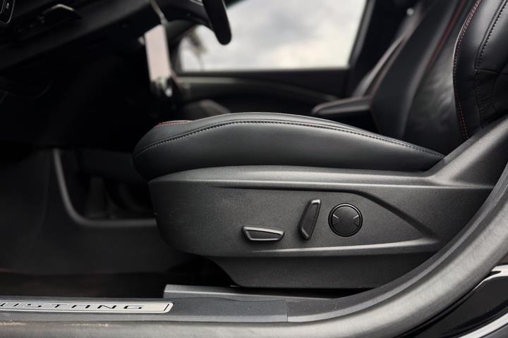 Sort Ford Mustang Mach-E fra 2023