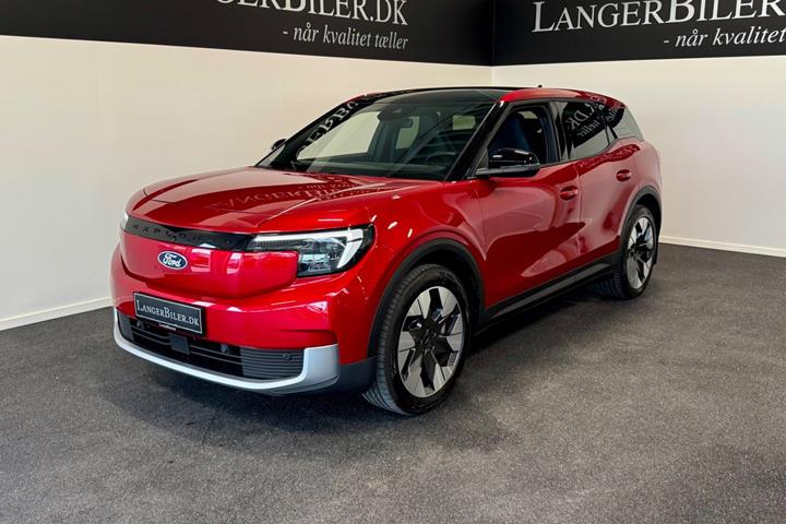 Rød Ford Explorer fra 2025 set udefra