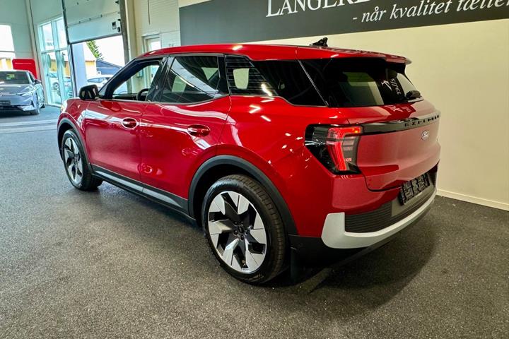 Rød Ford Explorer fra 2025