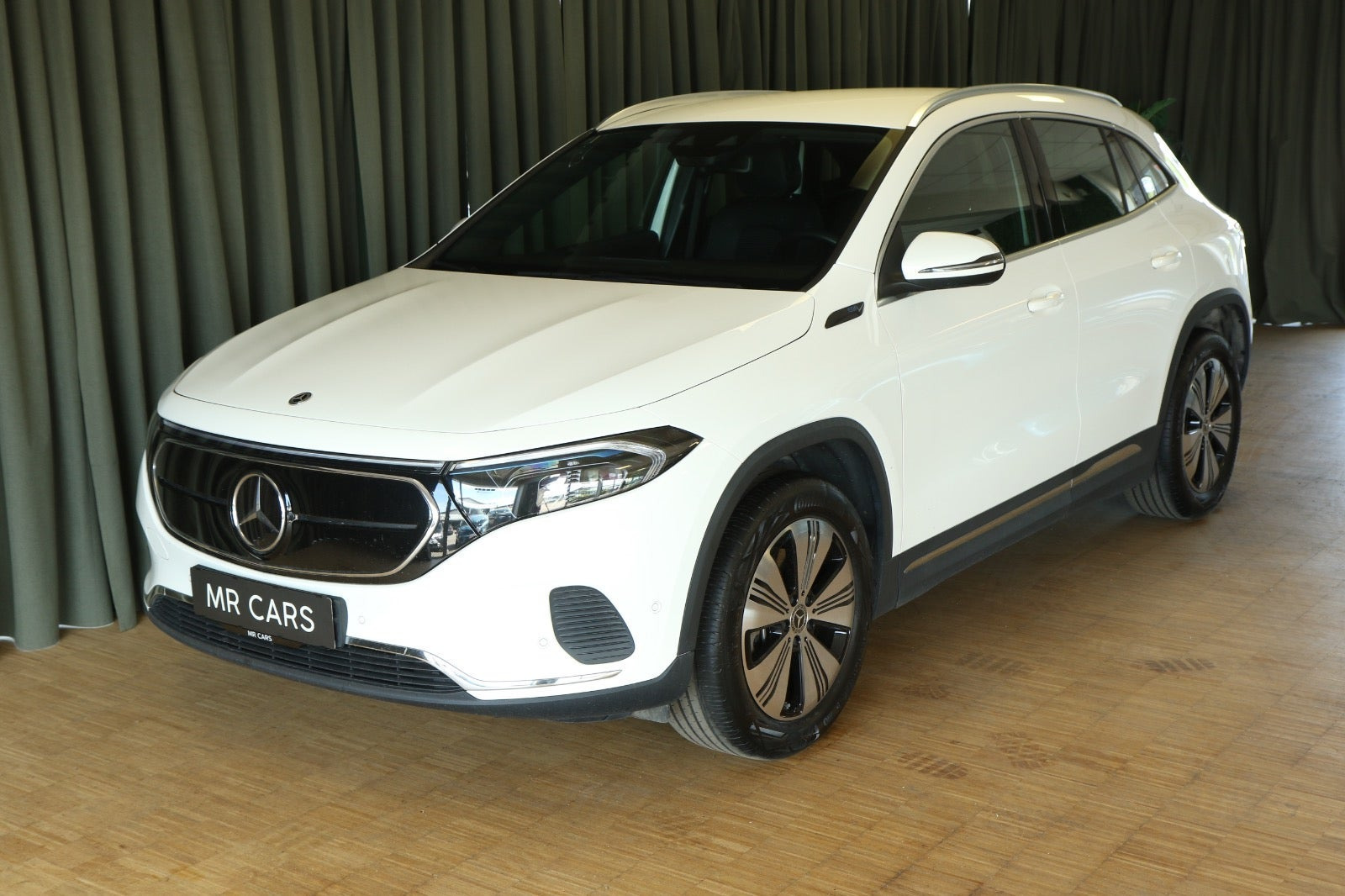 Grøn Mercedes EQA250 fra 2023