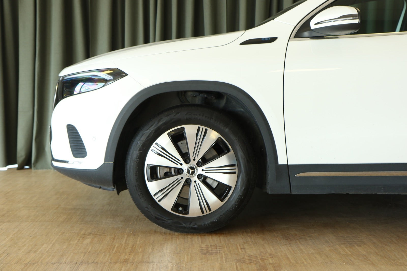 Grøn Mercedes EQA250 fra 2023