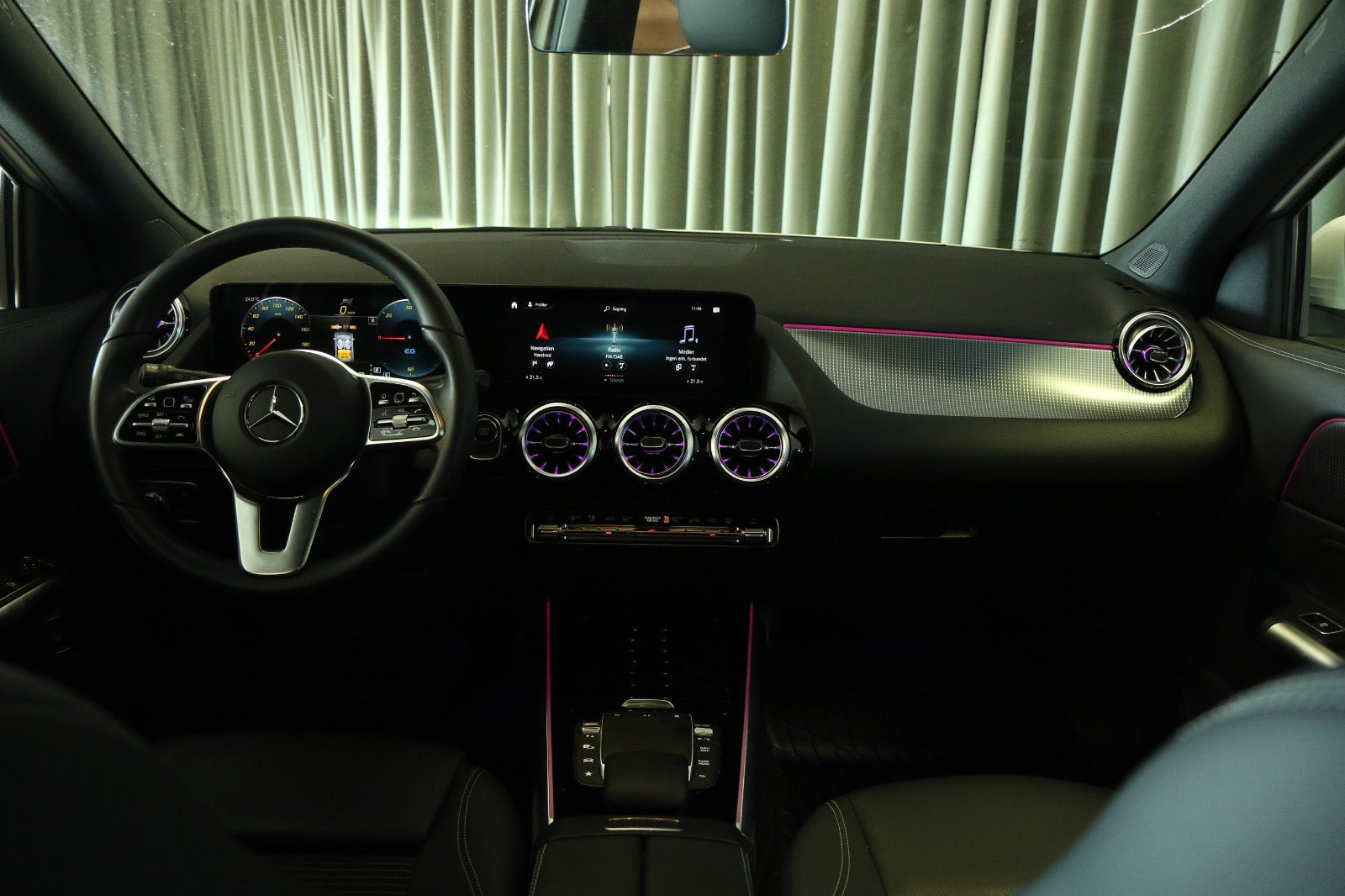 Grøn Mercedes EQA250 fra 2023