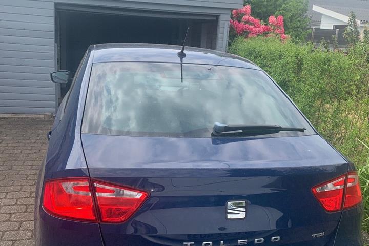 Blå Seat Toledo fra 2016