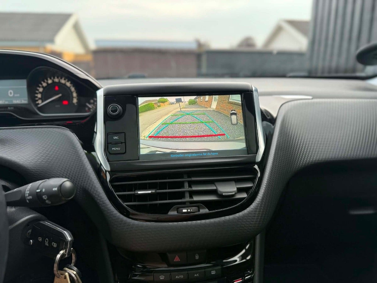 Grå Peugeot 208 fra 2020