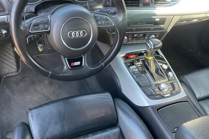 Sort Audi A6 fra 2012