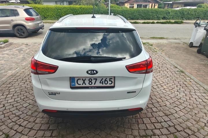 Hvid Kia Ceed fra 2016