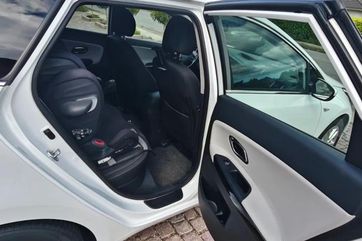 Hvid Kia Ceed fra 2016