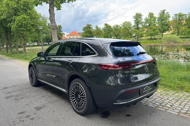 Grå Mercedes EQC400 fra 2022