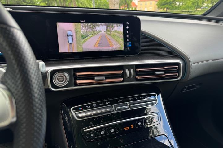 Grå Mercedes EQC400 fra 2022