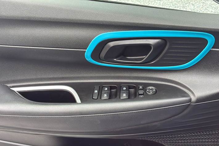 Grå Hyundai Bayon fra 2022