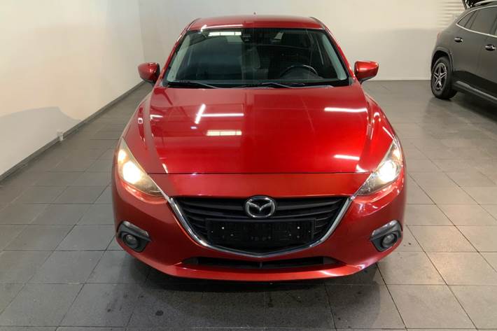 Rød Mazda 3 fra 2013