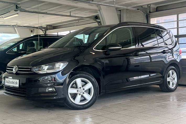 Sort VW Touran fra 2019
