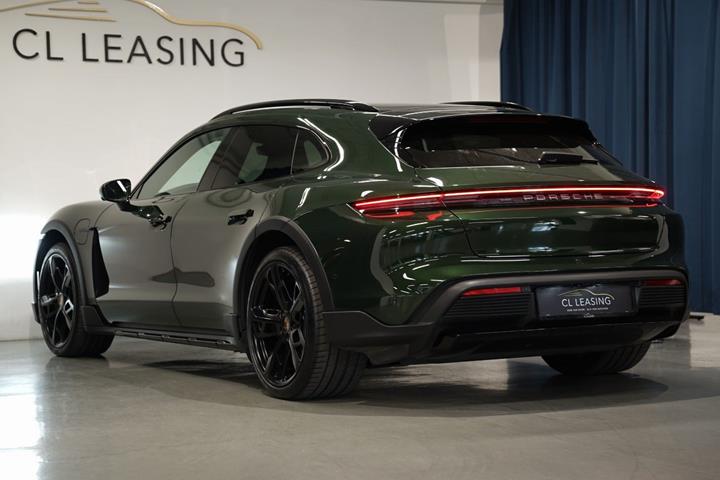 Grøn Porsche Taycan 4 fra 2024