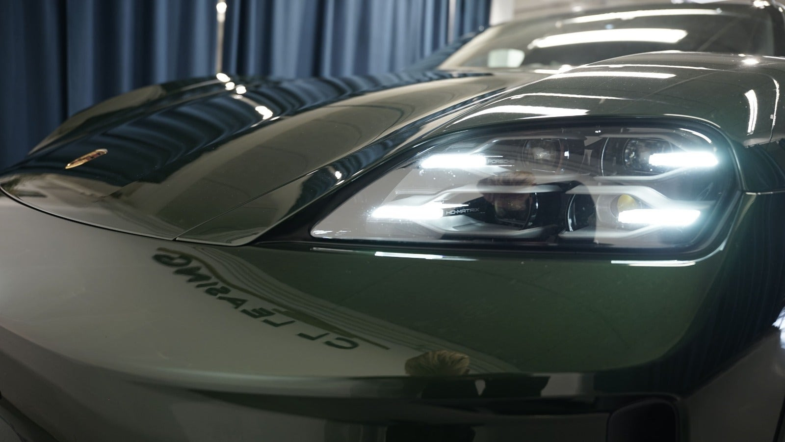 Grøn Porsche Taycan 4 fra 2024