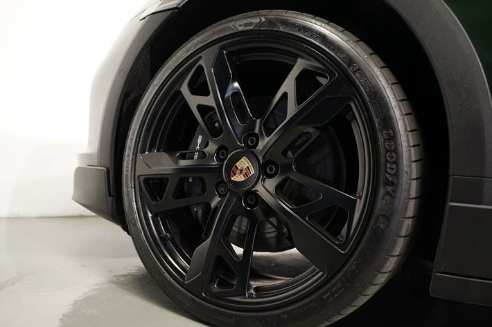 Grøn Porsche Taycan 4 fra 2024