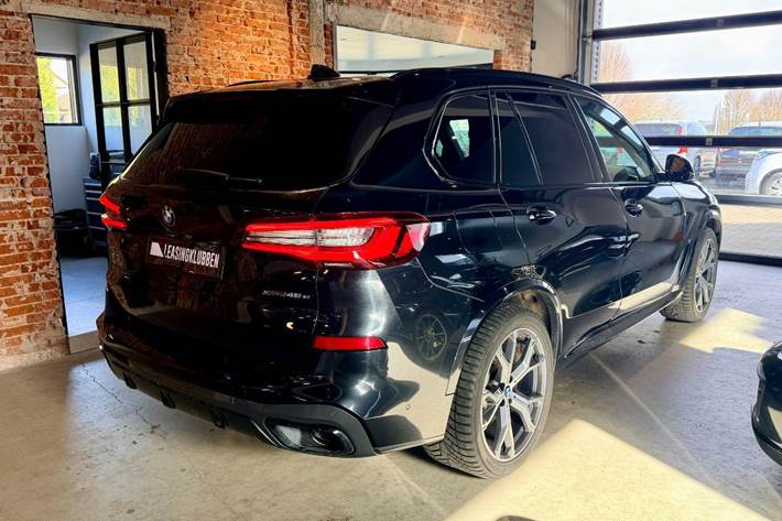 undefined BMW X5 fra 2021