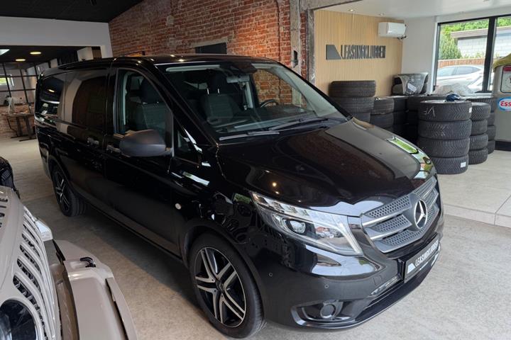 Sort Mercedes Vito 119 fra 2017