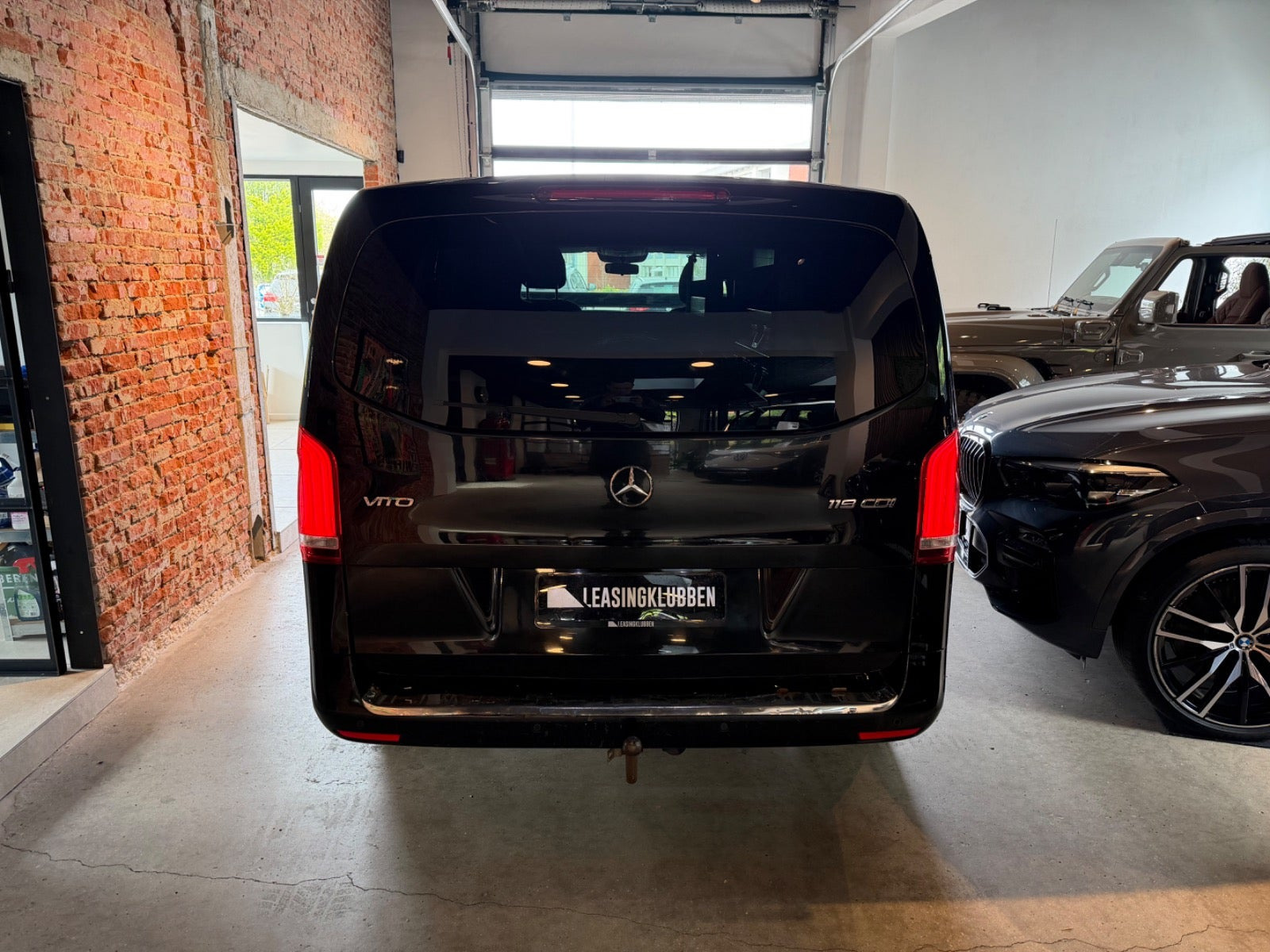 Sort Mercedes Vito 119 fra 2017